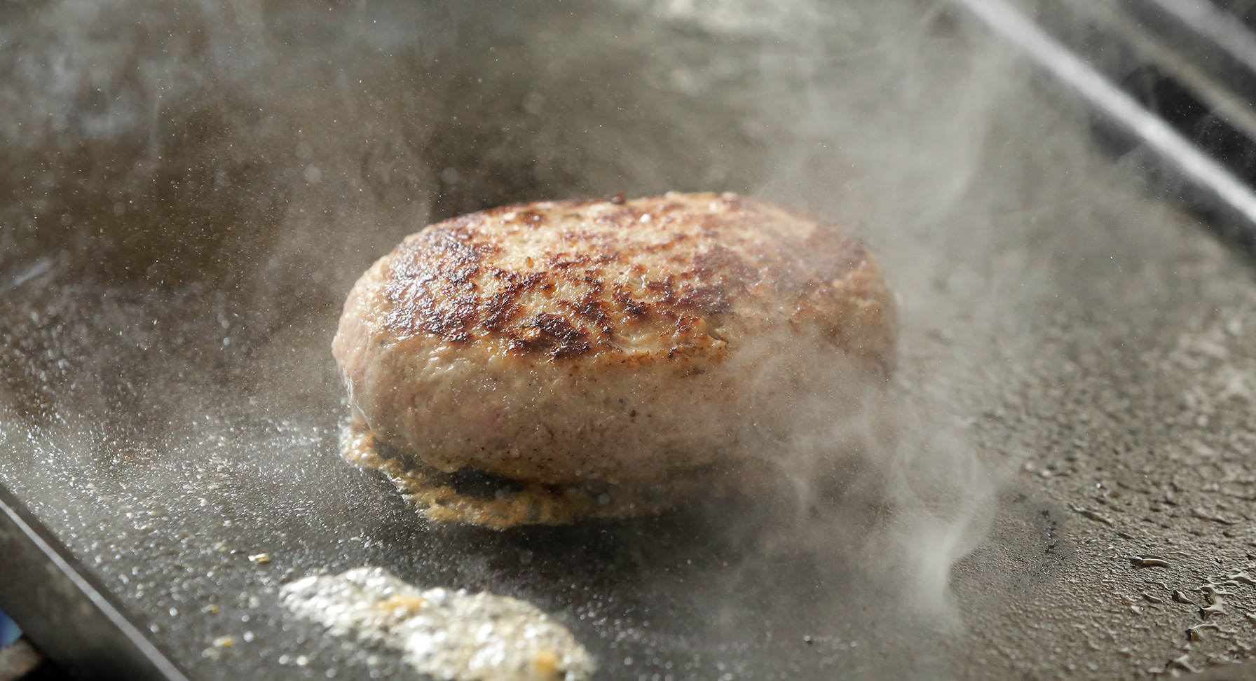 ジューシーな肉汁の佐賀牛ハンバーグ①